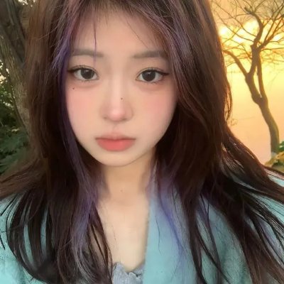 他嚣张狂妄,却对她俯首称臣